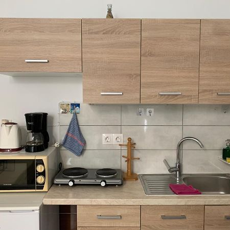אתונה Holodek Apartments Ground & Semibasement מראה חיצוני תמונה